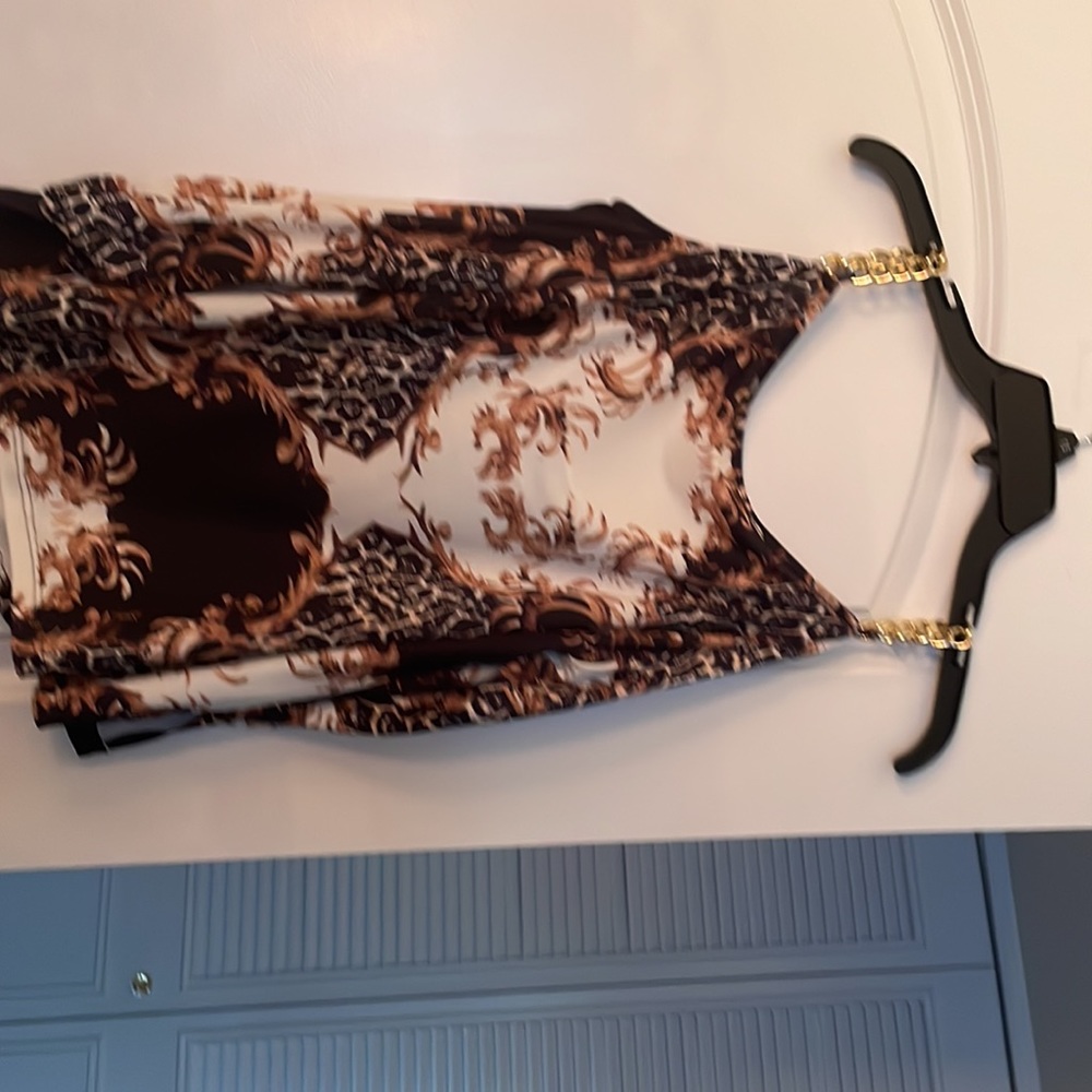 Cold shoulder top - Picture 5 of 5